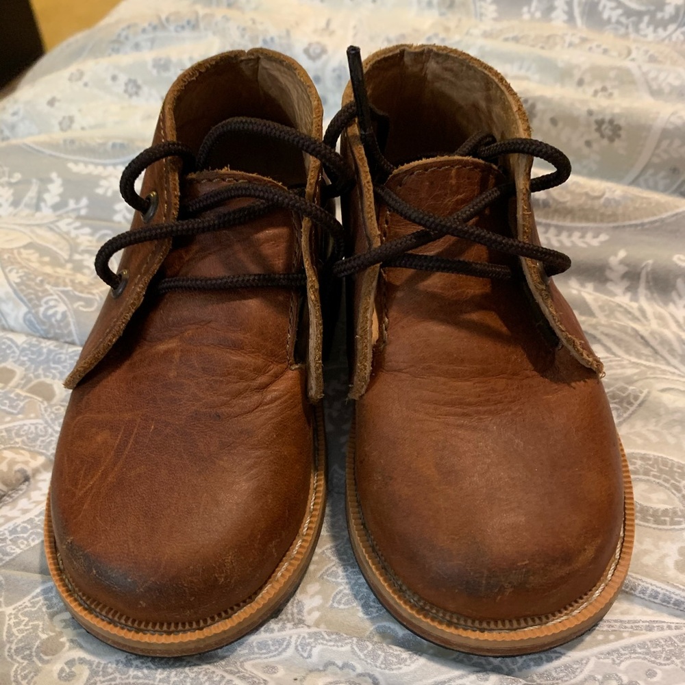 Mikoleon Chukka boots. Size 5.5.